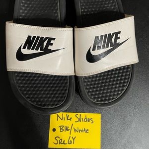 Nike 6y black and white slime